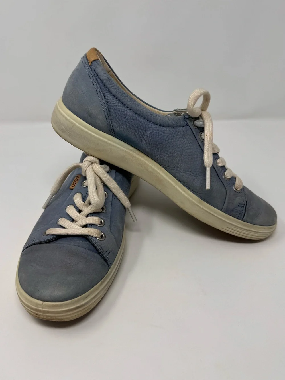 Ecco leather sneakers, size 8 (EU 39), casual comfy classic lace up shoe